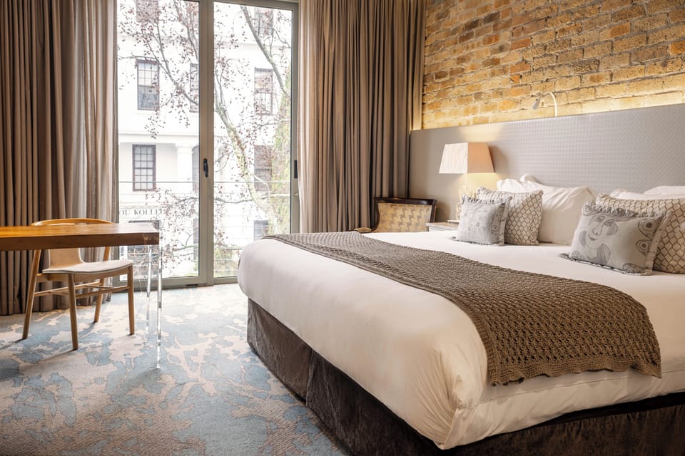 Comfy | Hypo-allergenic bedding, in-room safe, desk, laptop workspace