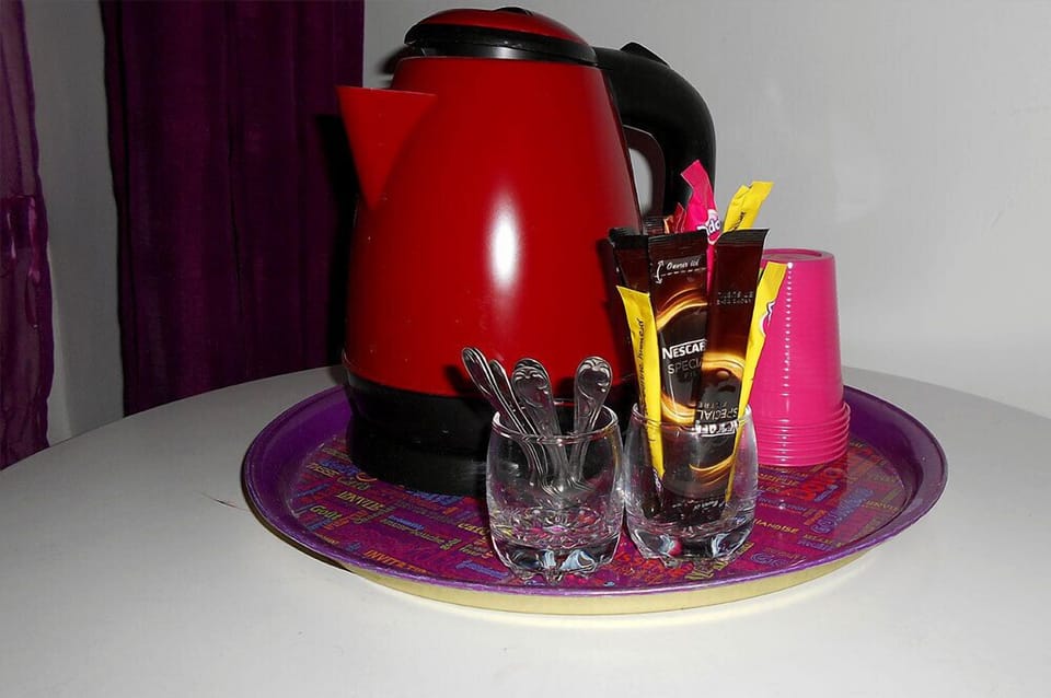 Family Double Room (Framboise) | Coffee and/or coffee maker