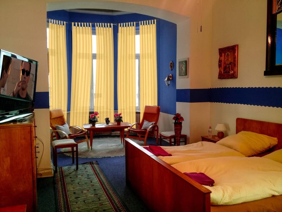 Desk, soundproofing, iron/ironing board, free cribs/infant beds