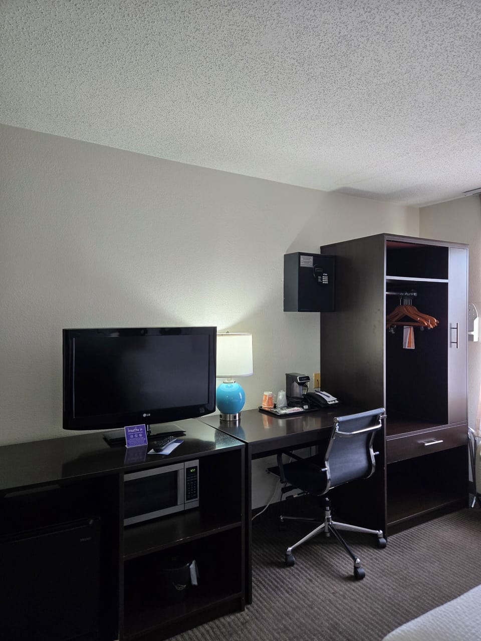 Desk, iron/ironing board, free WiFi, bed sheets