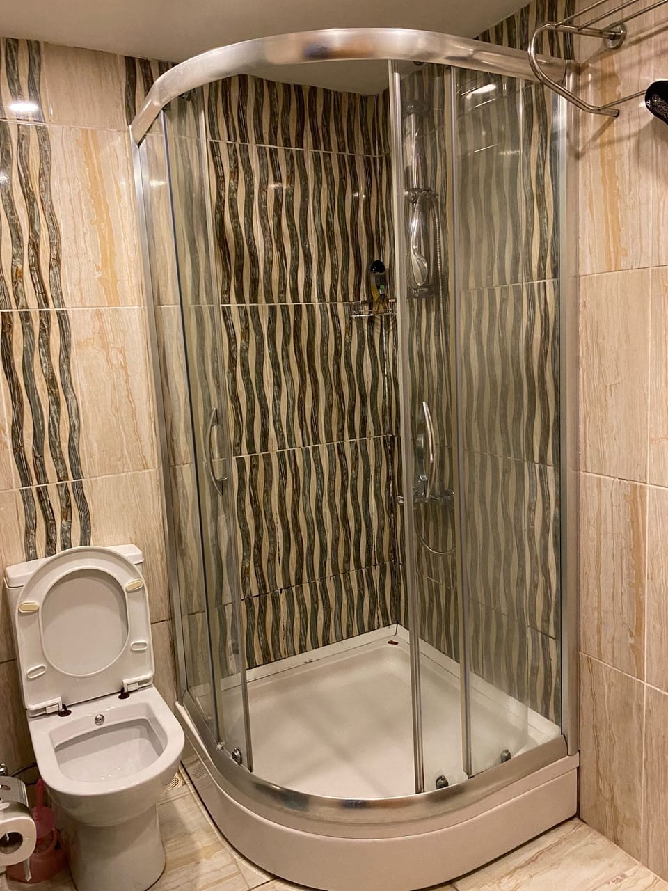 Deluxe Triple Room | Bathroom | Shower, hair dryer, slippers, soap