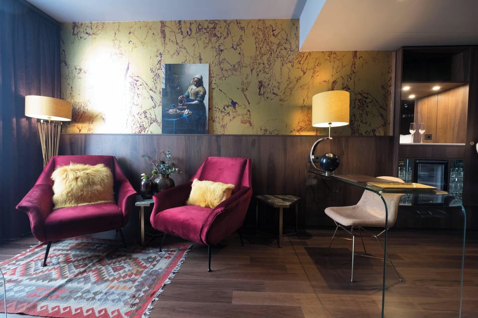 Design Room, 1 Bedroom, Canal View | Living room | LCD TV