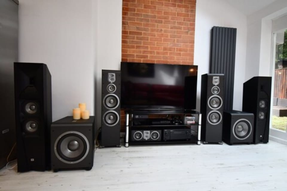 Classic Villa, 5 Bedrooms | Living room | Flat-screen TV, DVD player