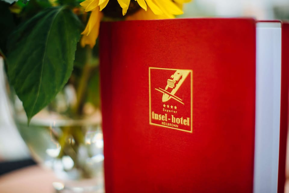 Lunch and brunch served, local and international cuisine