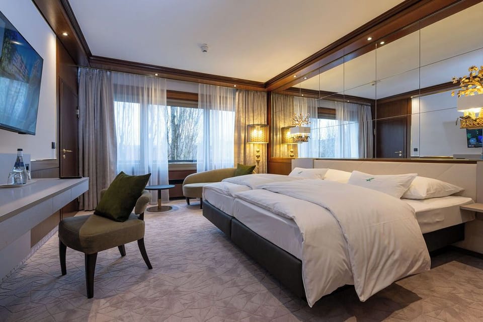 Hypo-allergenic bedding, in-room safe, individually decorated