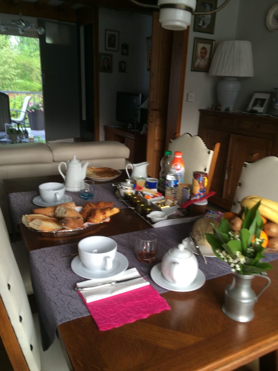 Free daily continental breakfast