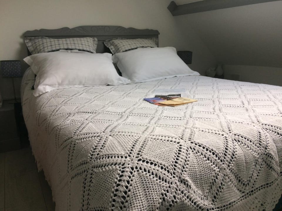 2 bedrooms, premium bedding, individually decorated