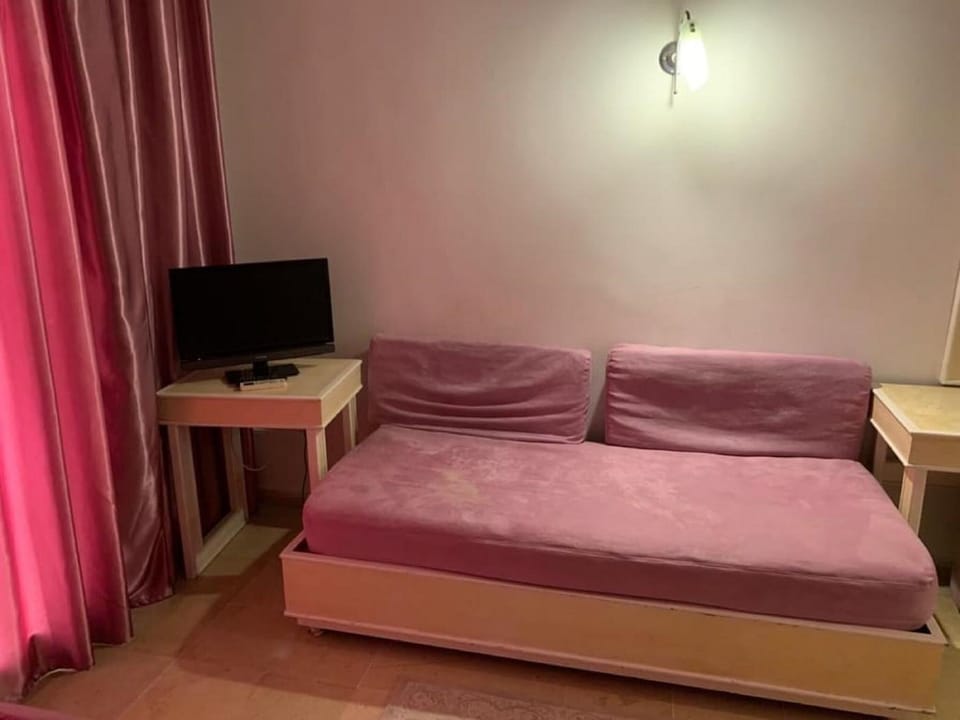 Desk, bed sheets