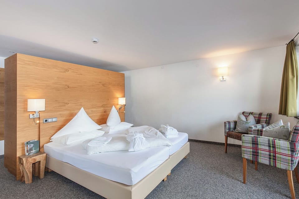 Classic Double Room (Hemerkogel) | In-room safe, WiFi (free), individually decorated