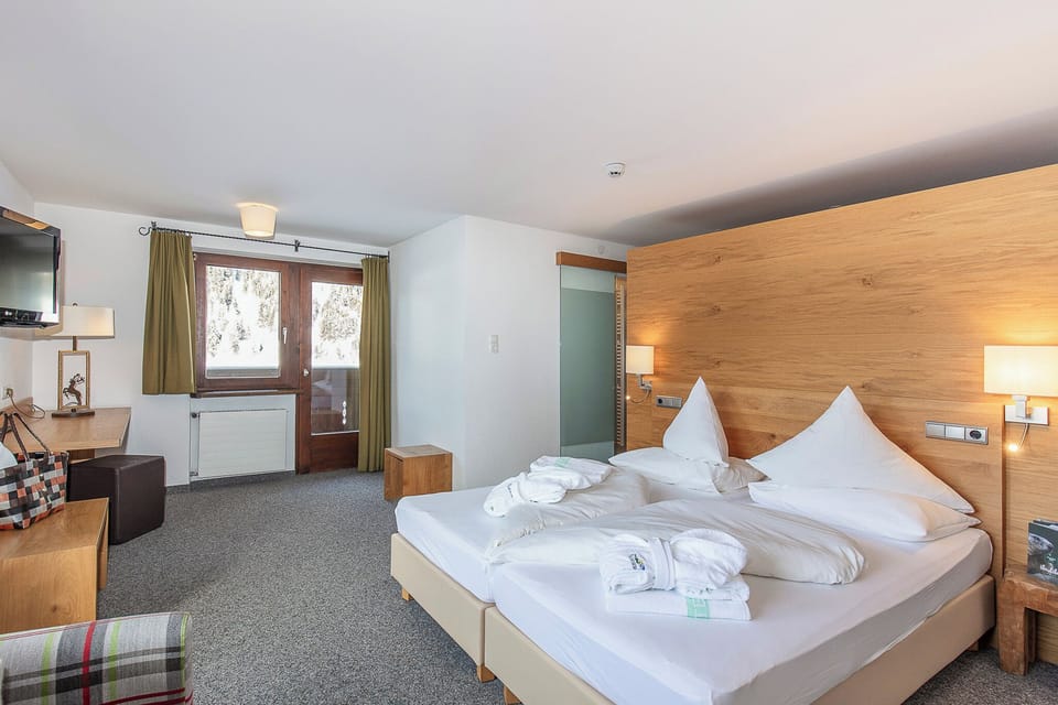 Classic Double Room (Hemerkogel) | In-room safe, WiFi (free), individually decorated