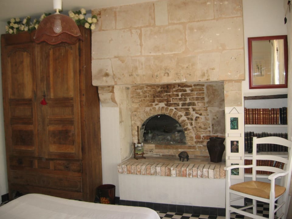 Double Room | Individually decorated, individually furnished, blackout drapes