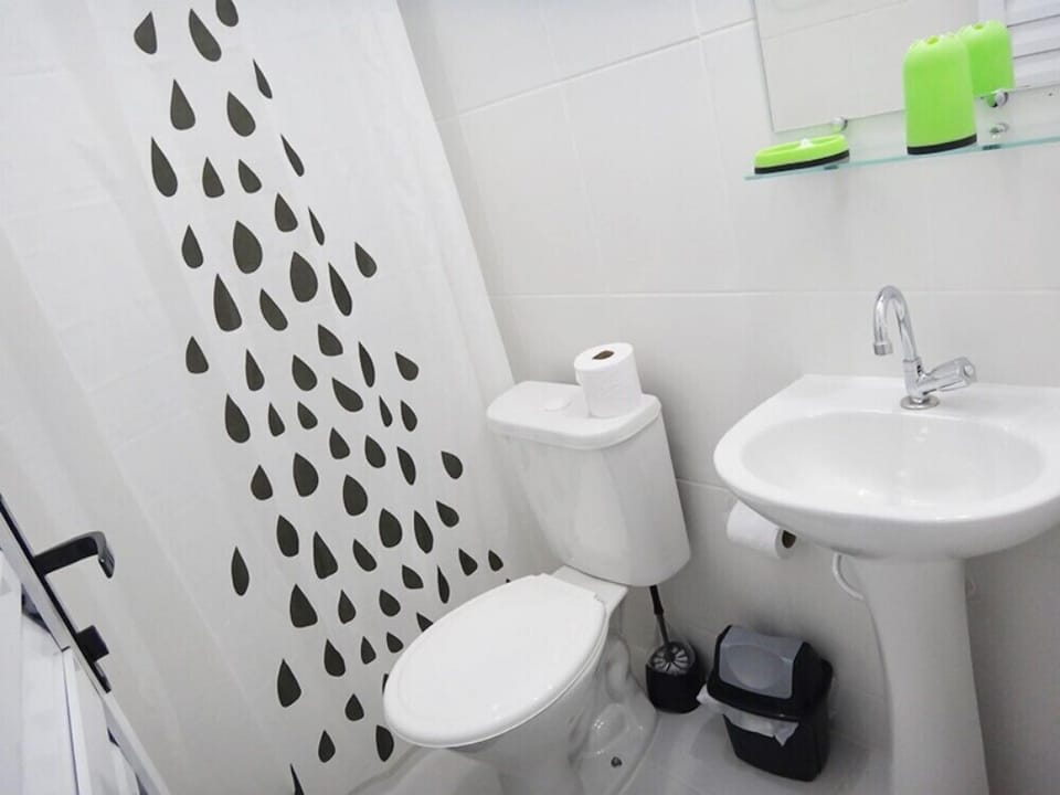 Shower, towels