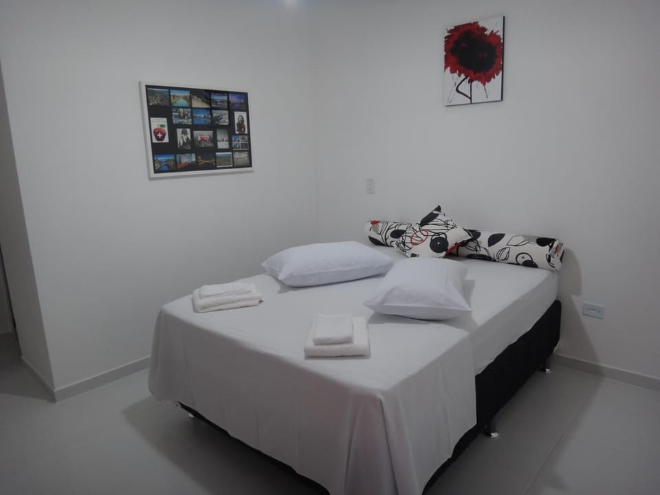 Minibar, free WiFi, bed sheets