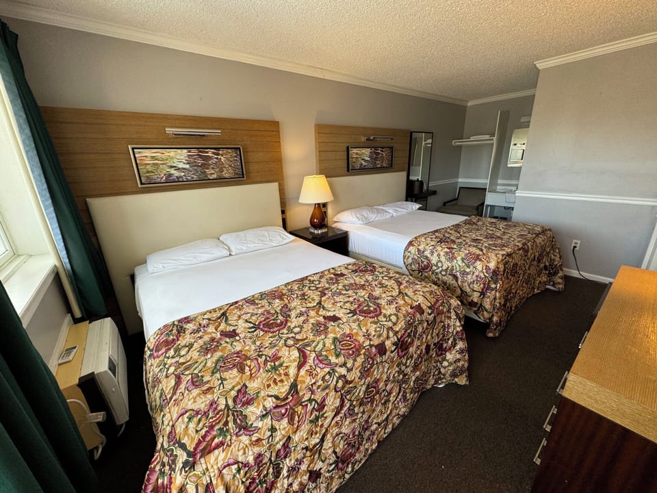 WiFi (free), bed sheets