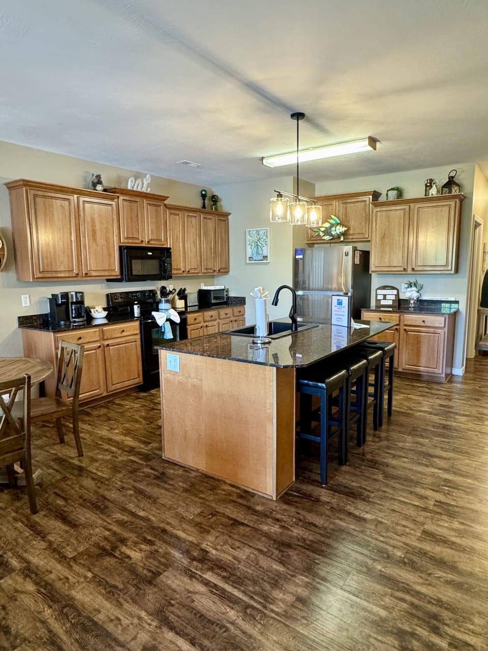 Condo, 3 Bedrooms | Private kitchen | Coffee/tea maker, fridge, microwave, oven