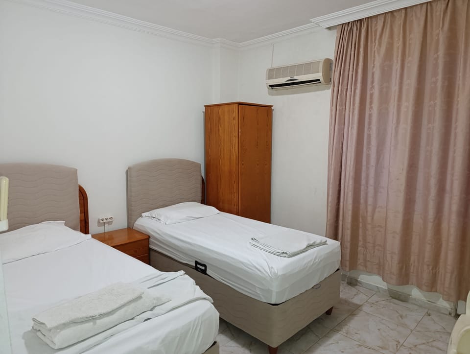 Double or Twin Room, Mountain View | Desk, free WiFi