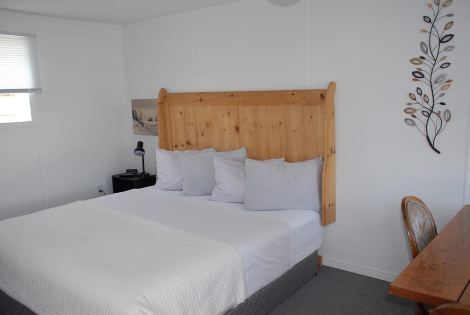 Iron/ironing board (on request), WiFi (free), bed sheets