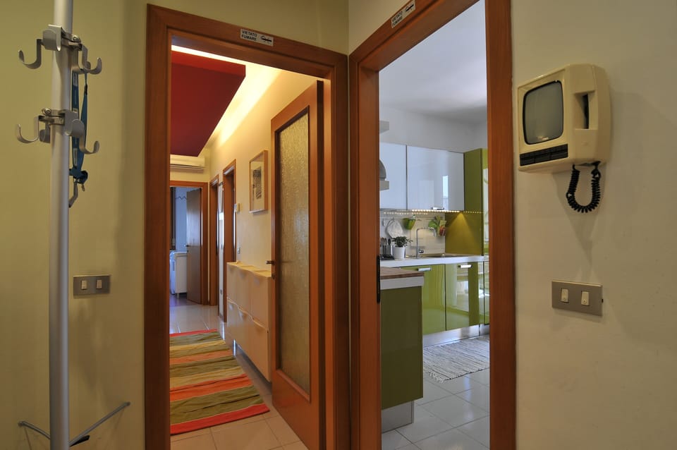 Entrance to the kitchen and to the sleeping area