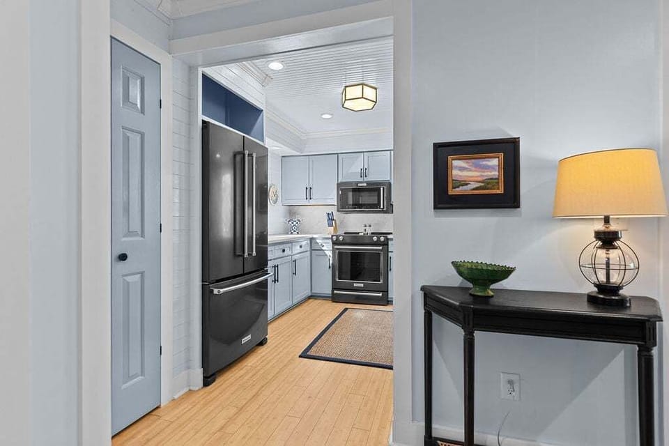 Light and bright entry