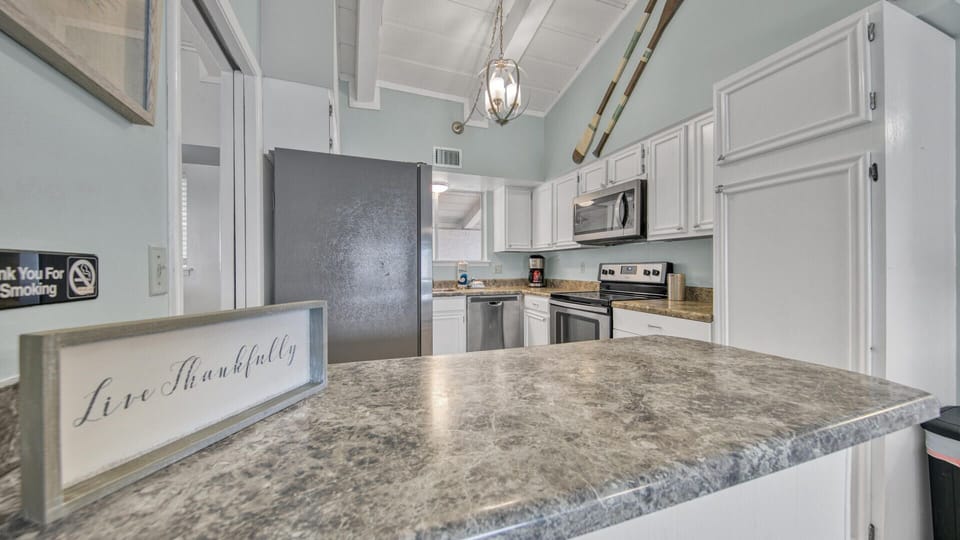 Kitchen With Bar