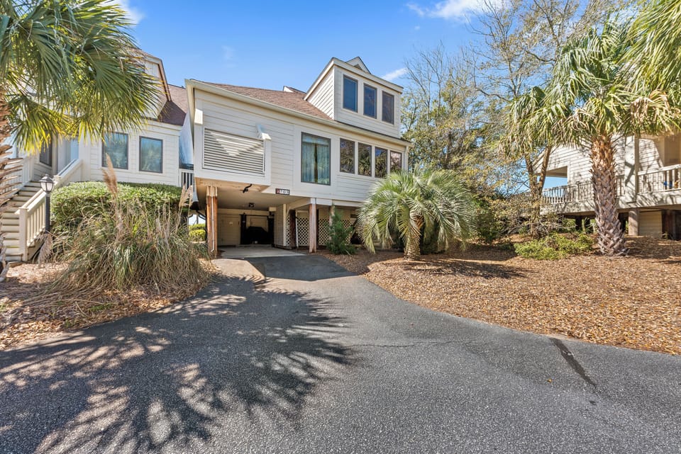 The fabulous 3 BR/2 BA Spinnaker has ocean views and is close to everything!