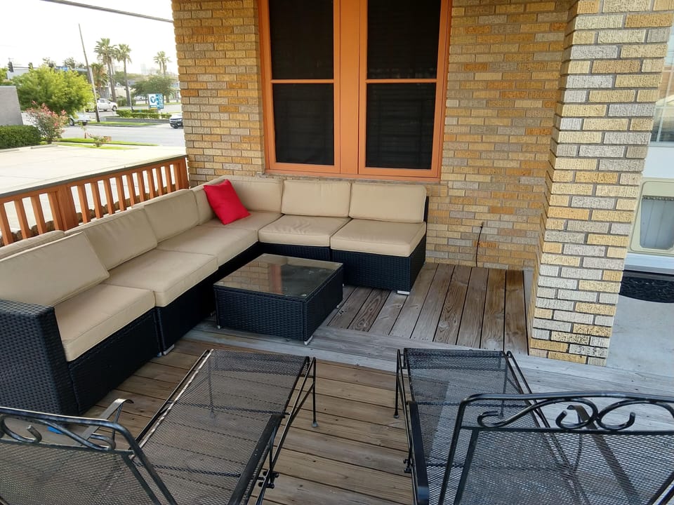 Upper Level back deck