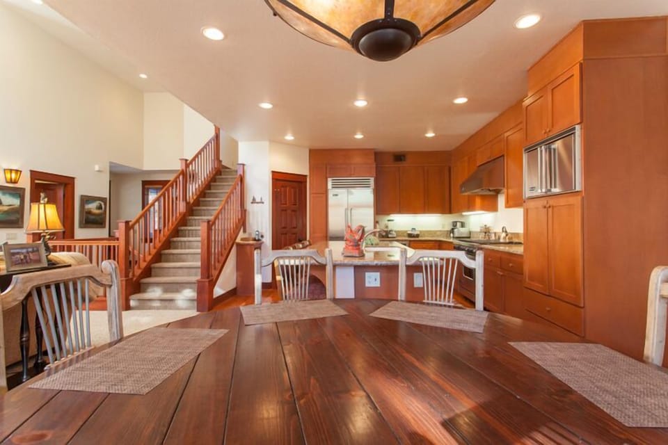 Kitchen/Table