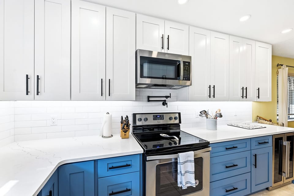 A beautiful fully equipped kitchen