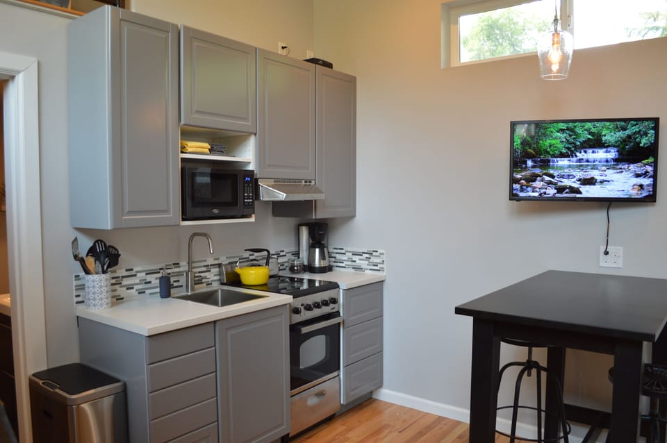 Complete kitchen to prepare meals at home