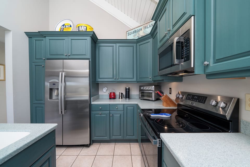 New Stainless Fridge, Oven, Microwave, and Dishwasher