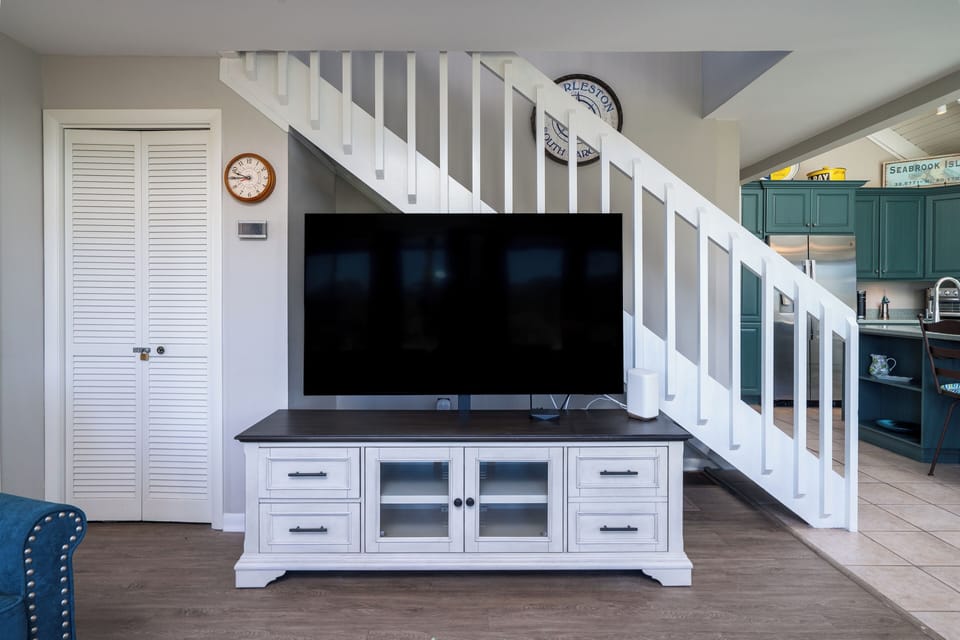 65 Inch 4K Smart Samsung TV (New), 1GB Internet