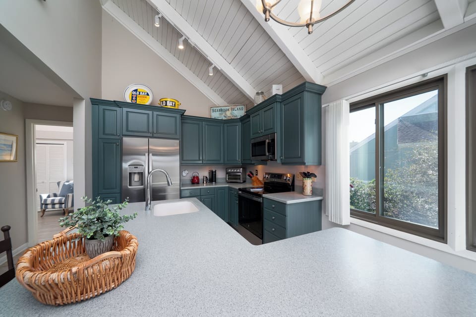 Stainless steel appliances ready for great meals and entertaining.