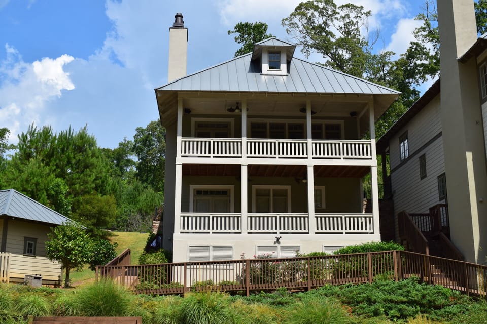 Home 12 - Lake Side