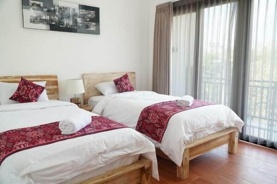 Standard Twin Room, with Balcony | 1 bedroom, in-room safe, desk, soundproofing