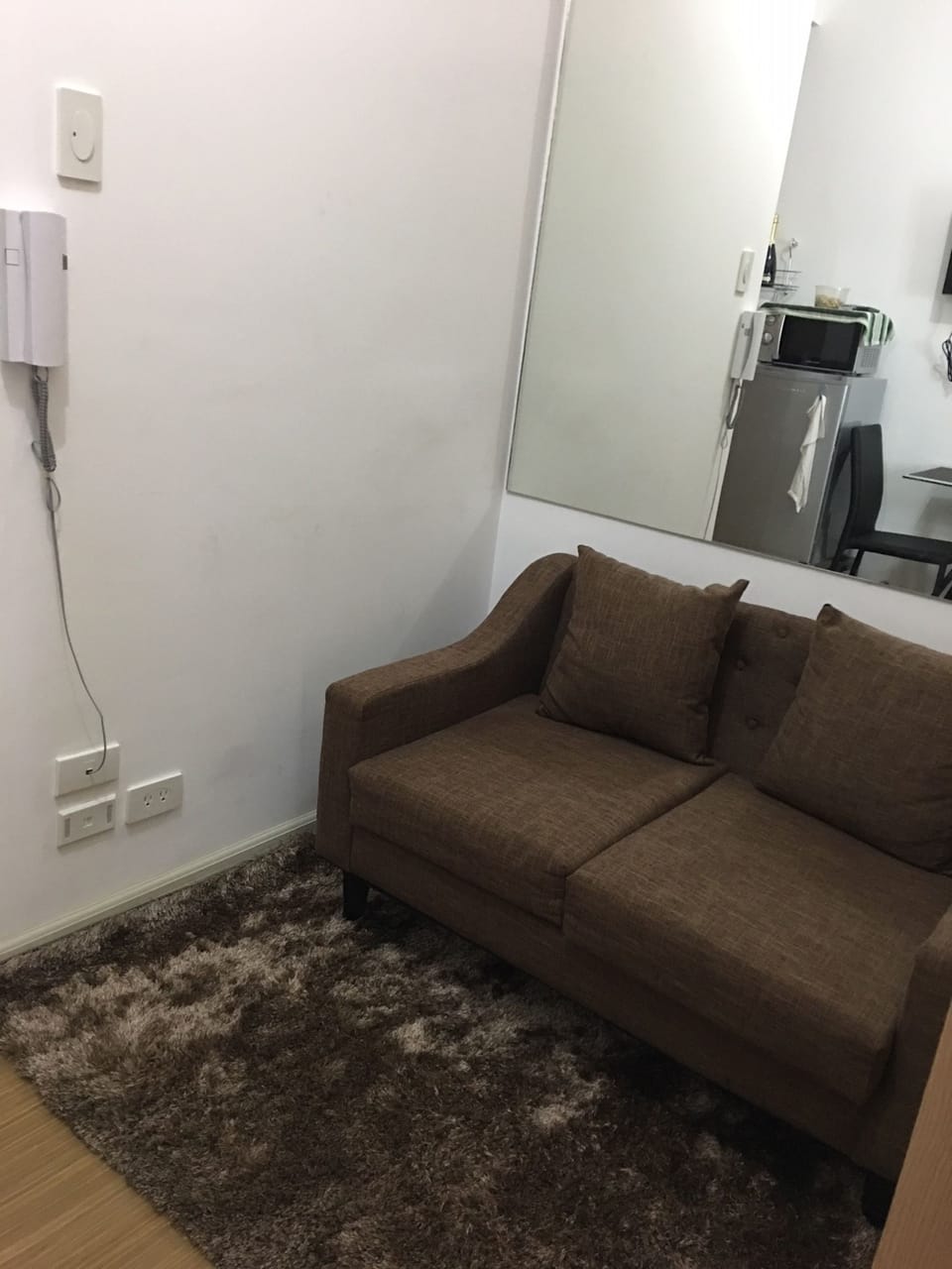 Studio (Minimum 1 month stay) | Living room | 32-inch Smart TV with cable channels, TV, Netflix