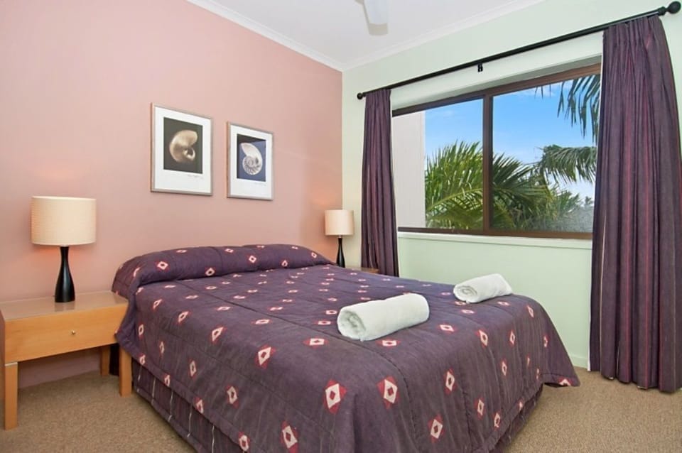 Apartment, 2 Bedrooms, River View | 2 bedrooms, bed sheets