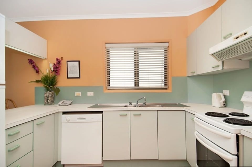 Apartment, 2 Bedrooms, River View | Private kitchen | Coffee/tea maker, full-size fridge, microwave, oven