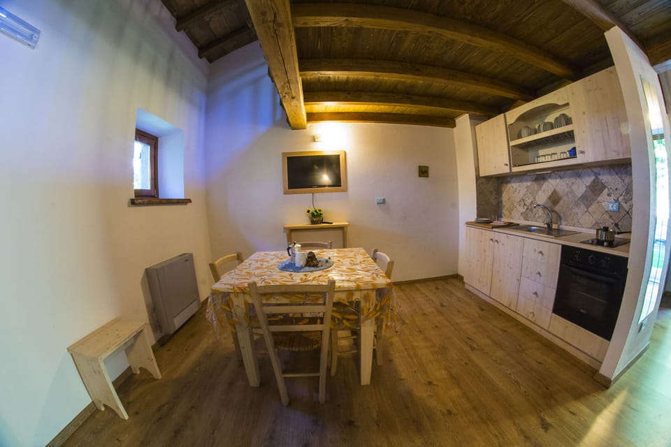 Duplex, 1 Bedroom | In-room dining