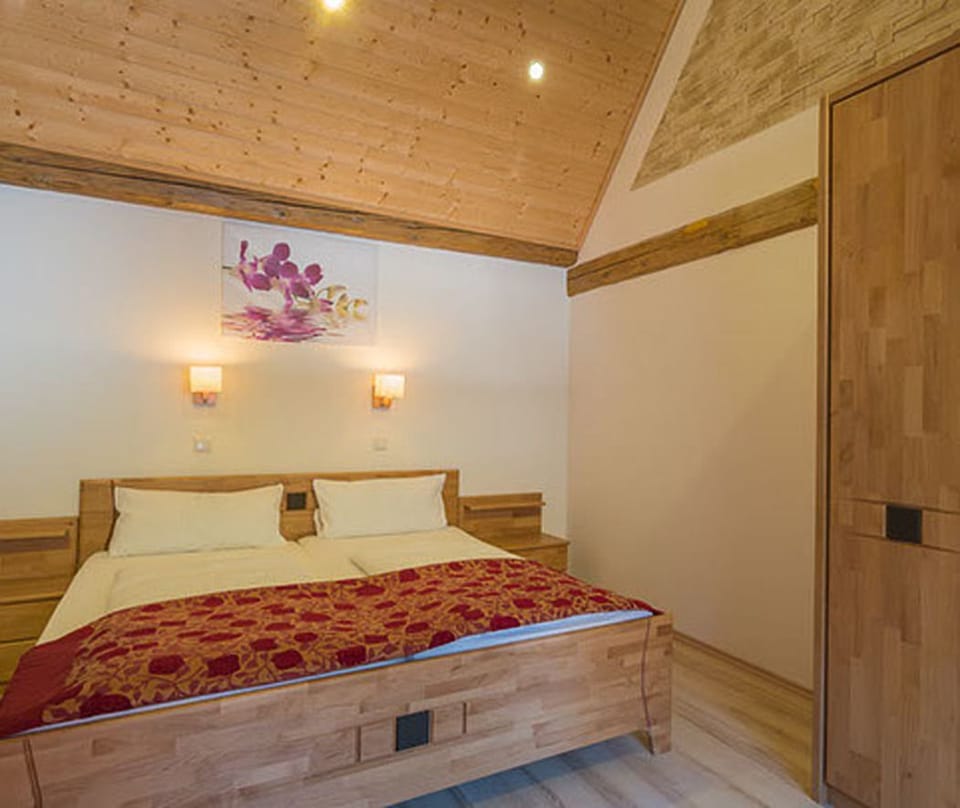 Junior Suite | Egyptian cotton sheets, in-room safe, laptop workspace, soundproofing