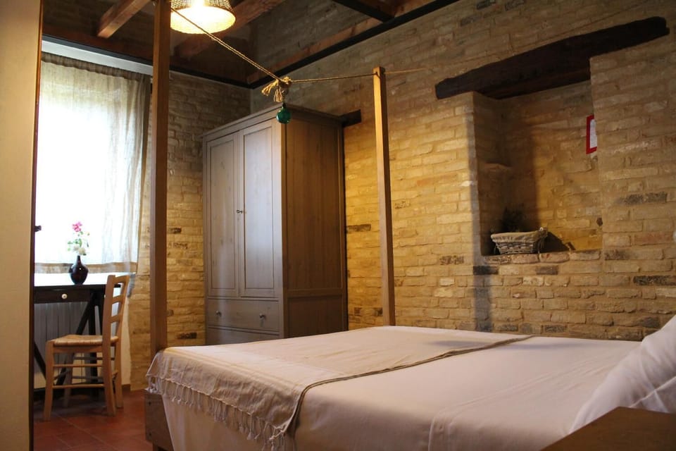 Double Room | Desk, blackout drapes, bed sheets