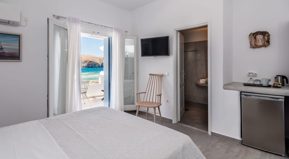 Standard Room | In-room safe, soundproofing, iron/ironing board, free WiFi
