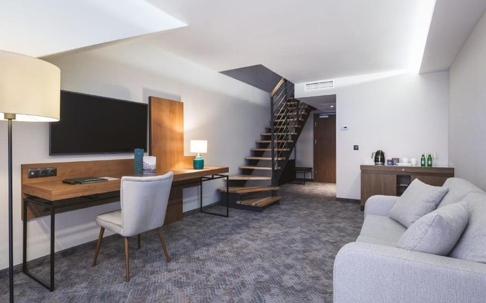 2-levels room | Living area | Flat-screen TV