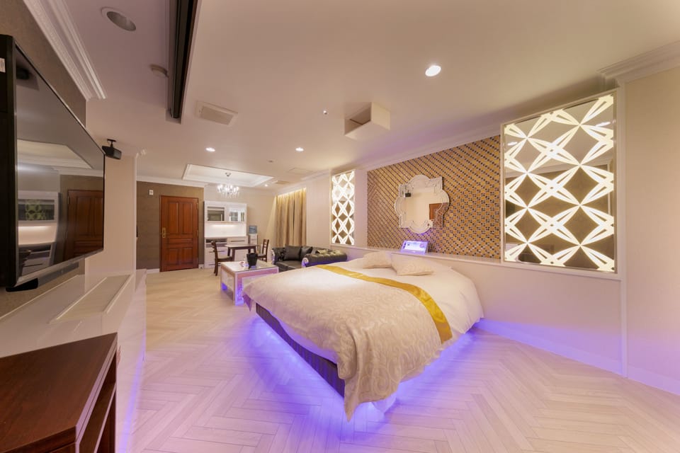 Junior Suite | Minibar, desk, free WiFi