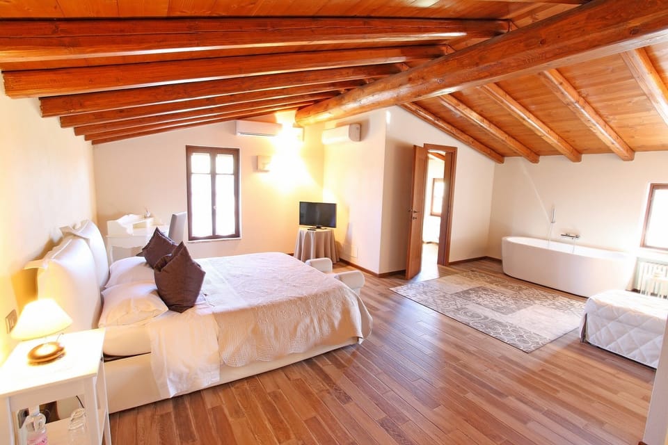Deluxe Double Room, Ensuite, Hill View | View from room