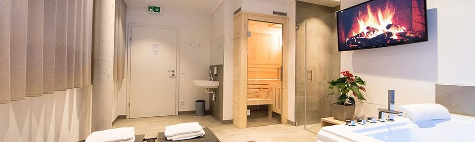 2 treatment rooms
