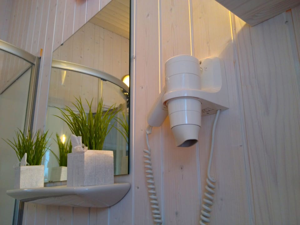 Bathroom amenities