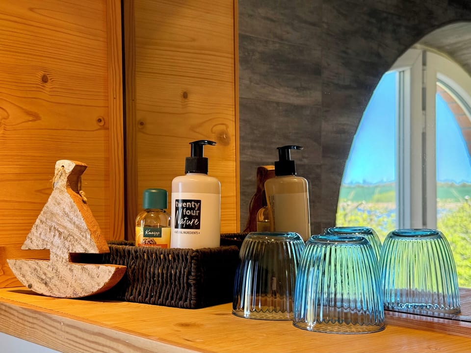 Bathroom amenities