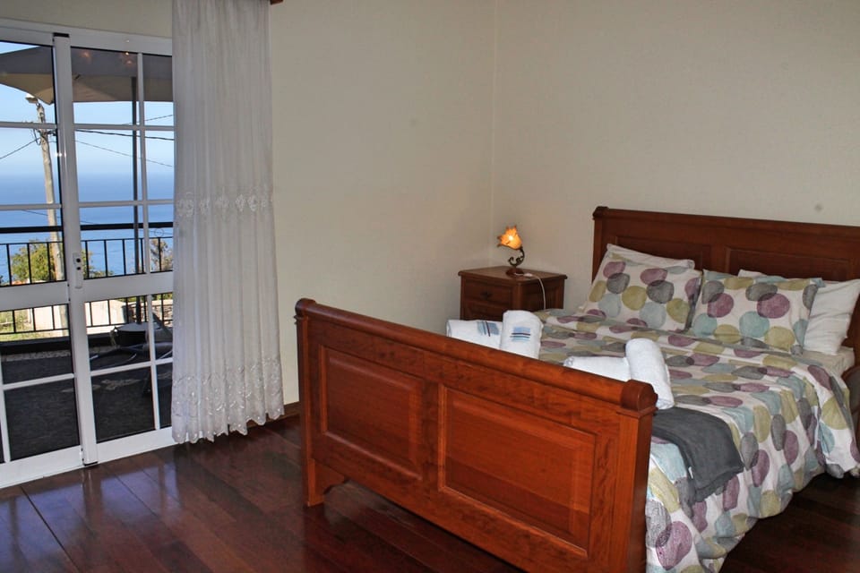 House | 4 bedrooms, in-room safe, desk, soundproofing