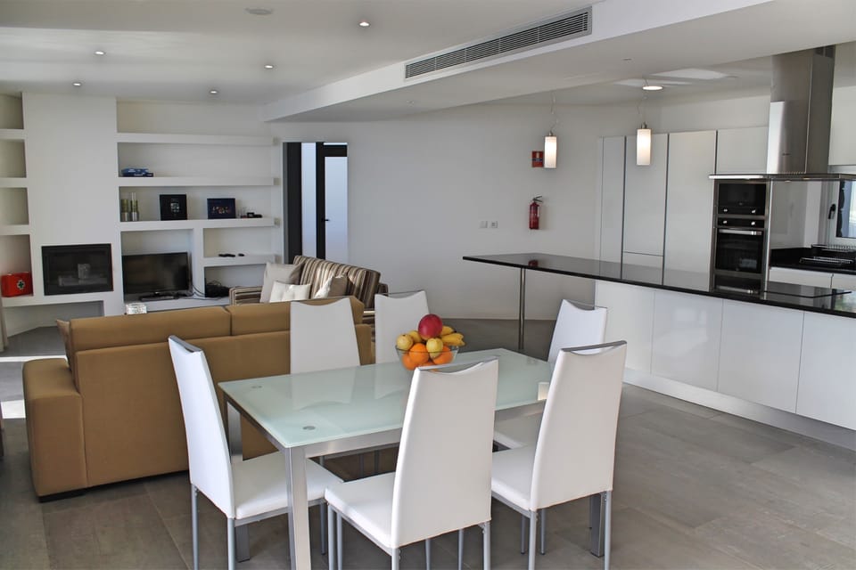 Villa, 3 Bedrooms, Ocean View | In-room dining