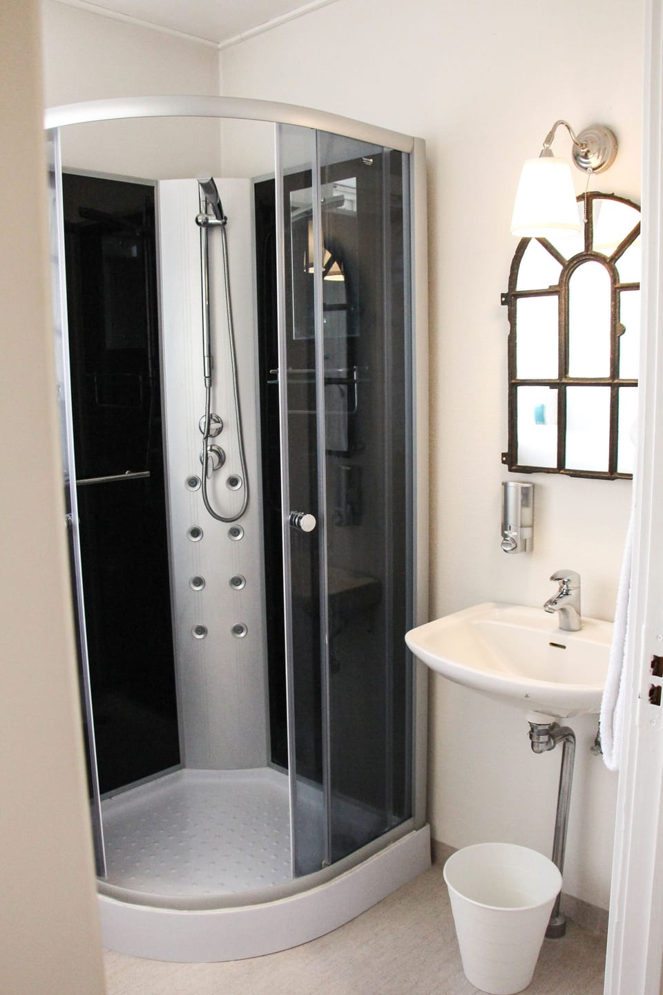 Comfort Double or Twin Room, 1 King Bed, Balcony | Bathroom | Shower, free toiletries, hair dryer, towels